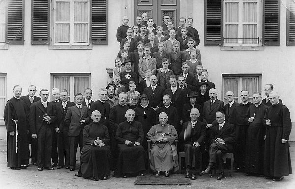 groepsfoto voor Huize Winckelsteegh 1942